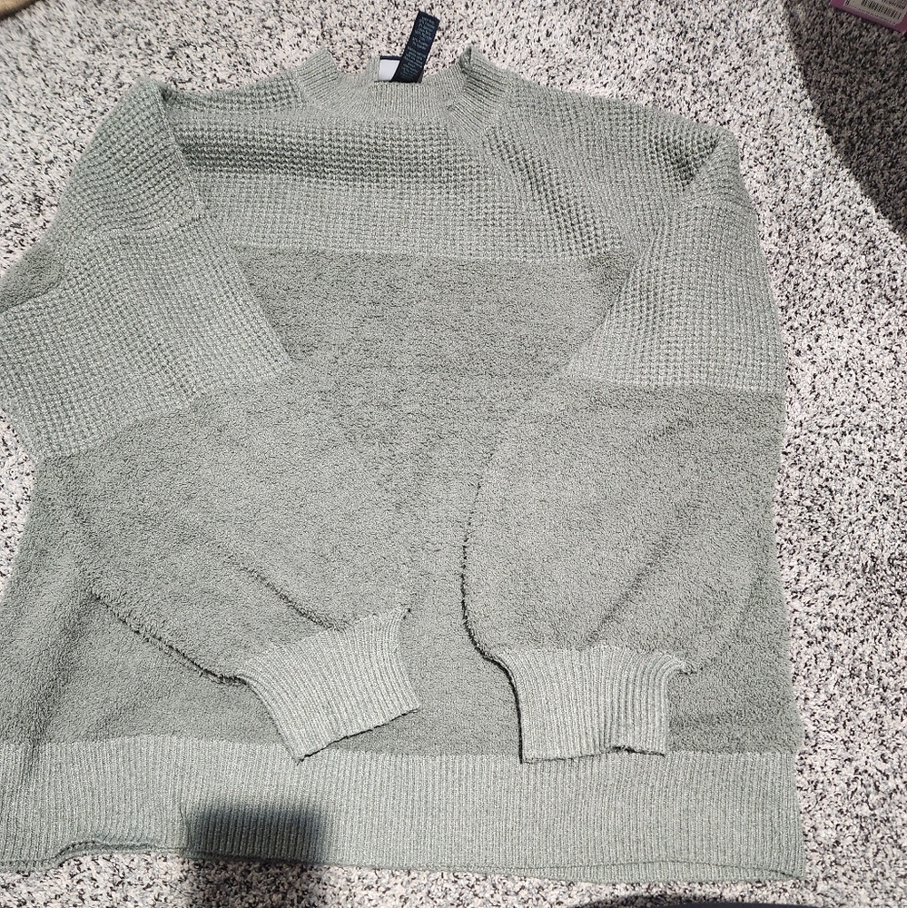 Size large green cozy fuzzy warm sweater with balloon style sleeves